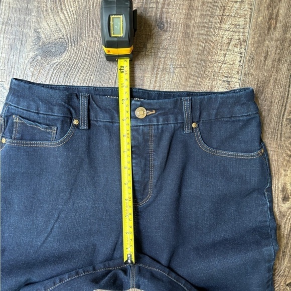 Chico's So Slimming Girlfriend Slim Leg Ankle Dark Jeans Women's Size US 6R - Picture 4 of 9